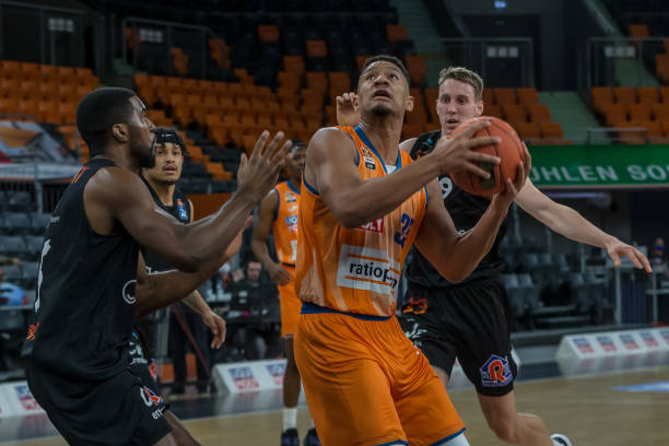 让不少嘉宾 让不少嘉宾