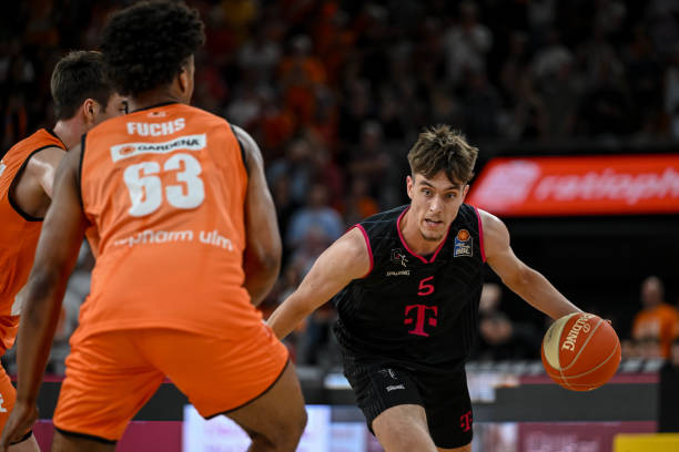 系列赛中场 系列赛中场